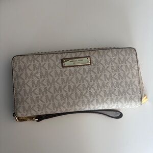 Michael Kors Women's Wallet - Vanilla and Brown, Logo Pattern, Great Condition